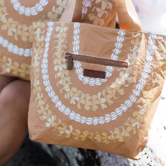 Puakenikeni Lei | The Daily Tote Bag