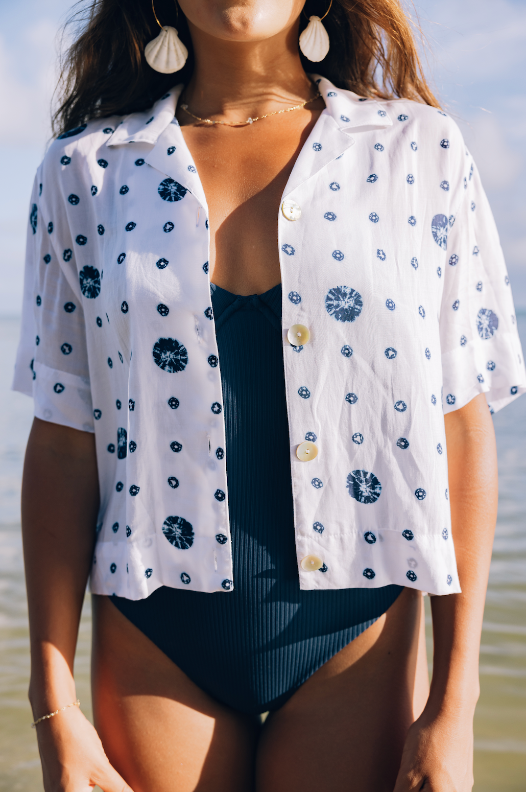 Womens Sustainable Ocean Print Button Up Shirt - Shells